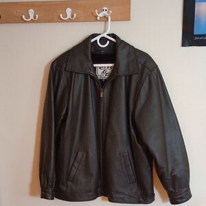 WILDA BROWN LEATHER JACKET, ZIP FRONT,  REMOVABLE FUR LINING, SZ MED.